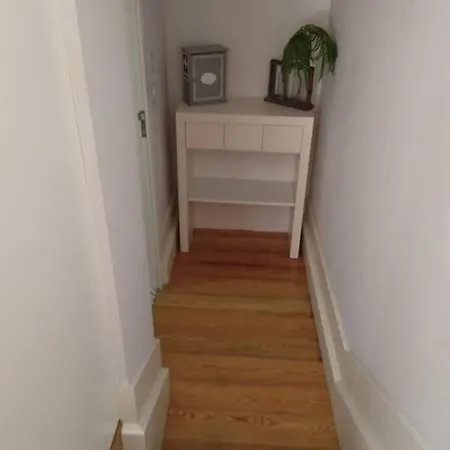 Guestready - Feels Like In Centre Of *