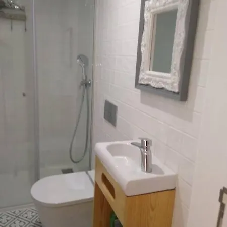 Guestready - Feels Like In Centre Of *